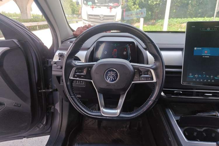 Used BYD Qin Pro New Energy 2019 DM Super Edition 1.5TI Automatic Smart Connect X-Trail Model China VI Standard Steering Wheel