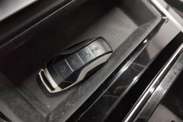 Used BYD Qin Pro New Energy 2019 DM Super Edition 1.5TI Automatic Smart Connect X-Trail Model China VI Standard Vehicle Key