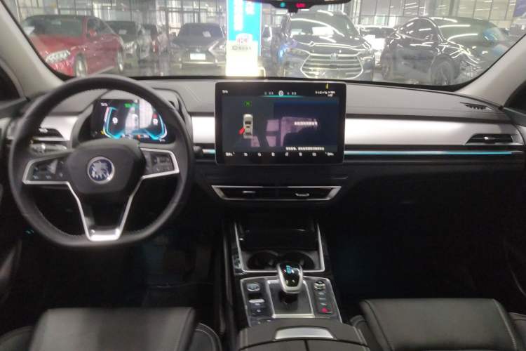 Used BYD Qin Pro New Energy 2019 DM Super Edition 1.5TI Automatic Smart Connect Enjoyment Model China VI Standard Center Console