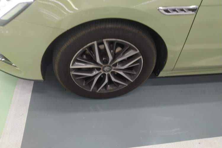 Used BYD Qin Pro New Energy 2019 DM Super Edition 1.5TI Automatic Smart Connect Enjoyment Model China VI Standard Left Front Wheel Hub