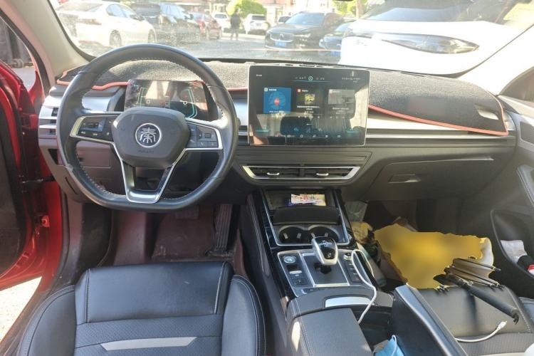 Used BYD Qin Pro New Energy 2019 DM Super Edition 1.5TI Automatic Smart Connect Enjoyment Model China VI Standard Center Console