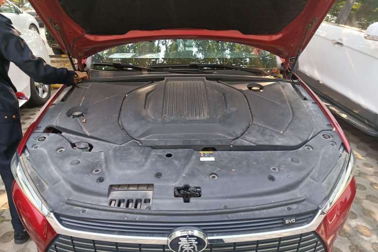 Used BYD Qin Pro New Energy 2019 EV Super Edition High-Power Smart Connect Luxurious Model Engine Bay