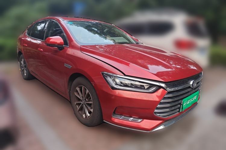 Used BYD Qin Pro New Energy 2019 DM Super Edition 1.5TI Automatic Smart Connect X-Trail Model China VI Standard Front Right 45 Deg