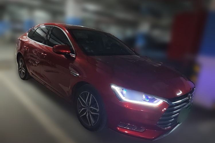 Used BYD Qin Pro New Energy 2019 DM Super Edition 1.5TI Automatic Smart Connect X-Trail Model China VI Standard Front Right 45 Deg