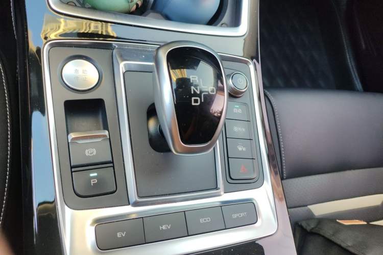 Used BYD Qin Pro New Energy 2019 DM Super Edition 1.5TI Automatic Smart Connect Prestige Model China VI Standard Gear Lever