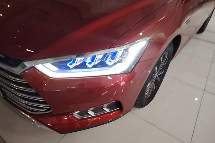 Used BYD Qin Pro New Energy 2019 DM Super Edition 1.5TI Automatic Smart Connect X-Trail Model China VI Standard Left Front Headlight