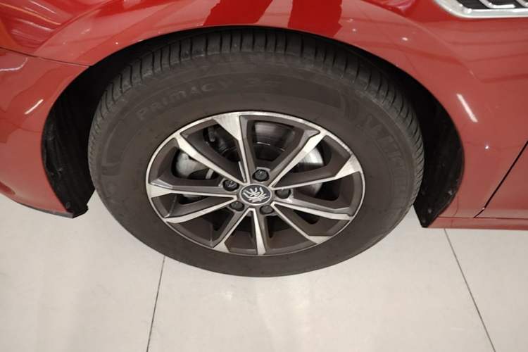 Used BYD Qin Pro New Energy 2019 DM Super Edition 1.5TI Automatic Smart Connect X-Trail Model China VI Standard Left Front Wheel Hub