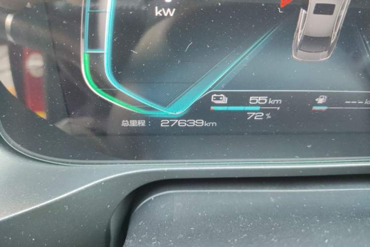 Used BYD Qin Pro New Energy 2019 DM Super Edition 1.5TI Automatic Smart Connect Prestige Model China VI Standard Odometer Close Up