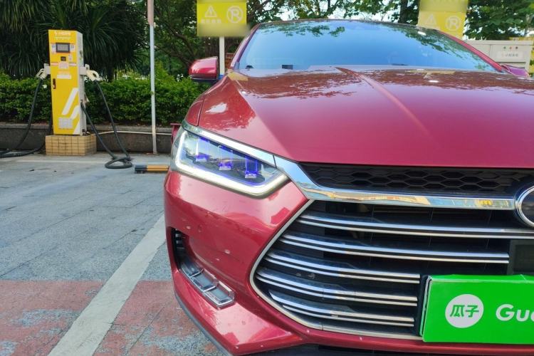 Used BYD Qin Pro New Energy 2019 DM Super Edition 1.5TI Automatic Smart Connect Prestige Model China VI Standard Right Front Headlight