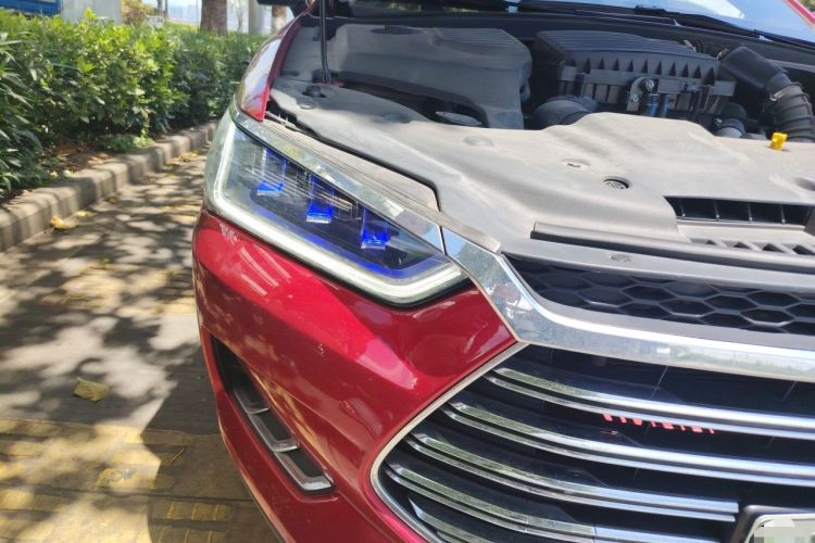 Used BYD Qin Pro New Energy 2019 DM Super Edition 1.5TI Automatic Smart Connect X-Trail Model China VI Standard Right Front Headlight