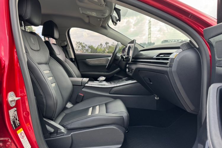 Used BYD Qin Pro New Energy 2019 DM 1.5TI Automatic Navigation Edition Right Front Seat