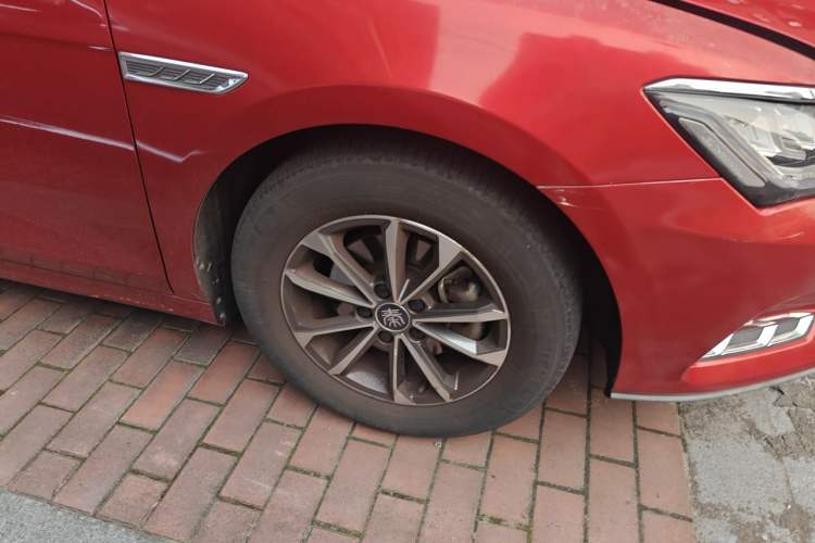 Used BYD Qin Pro New Energy 2019 DM Super Edition 1.5TI Automatic Smart Connect X-Trail Model China VI Standard Right Front Wheel Hub