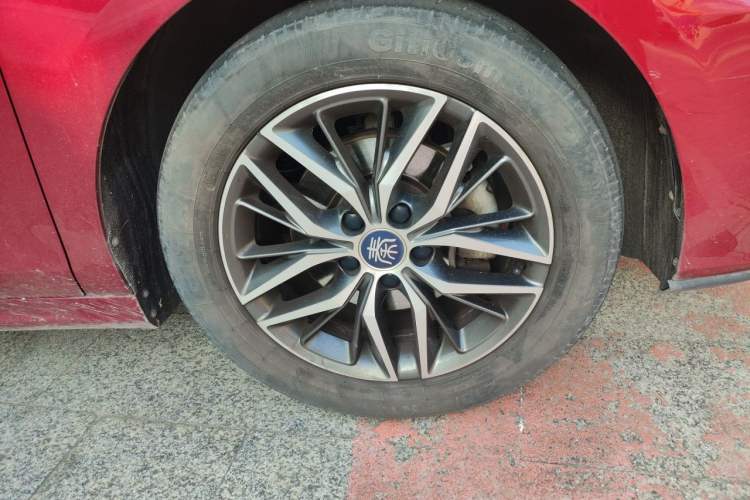 Used BYD Qin Pro New Energy 2019 DM Super Edition 1.5TI Automatic Smart Connect Prestige Model China VI Standard Right Front Wheel Hub