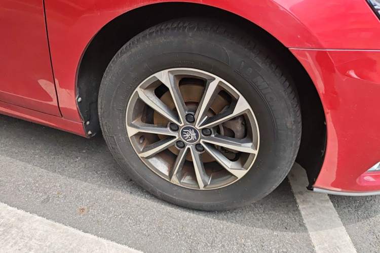Used BYD Qin Pro New Energy 2019 DM Super Edition 1.5TI Automatic Smart Connect X-Trail Model China VI Standard Right Front Wheel Hub