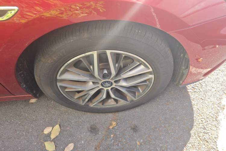 Used BYD Qin Pro New Energy 2019 DM Super Edition 1.5TI Automatic Smart Connect Enjoyment Model China VI Standard Right Front Wheel Hub
