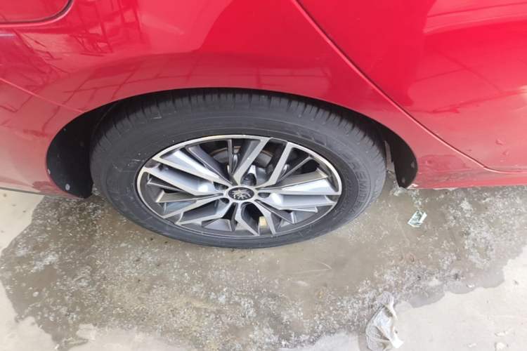 Used BYD Qin Pro New Energy 2019 EV Super Edition High-Power Smart Connect & Premium Model Right Rear Wheel Hub