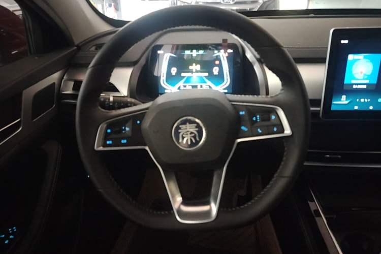 Used BYD Qin Pro New Energy 2019 DM Super Edition 1.5TI Automatic Smart Connect X-Trail Model China VI Standard Steering Wheel