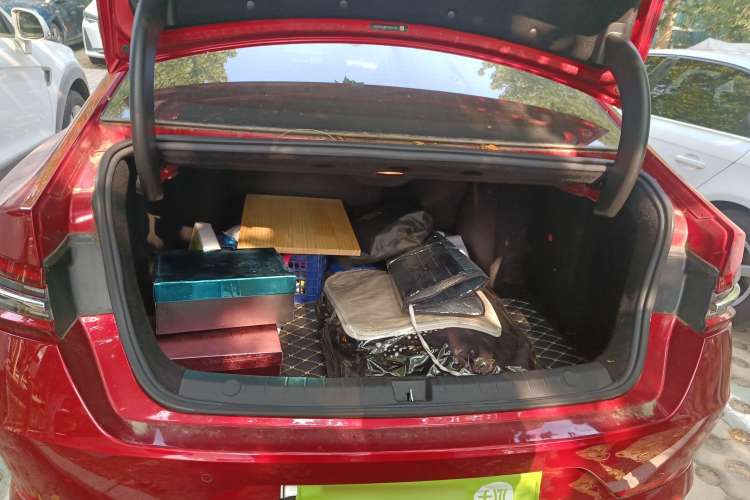 Used BYD Qin Pro New Energy 2019 EV Super Edition High-Power Smart Connect Luxurious Model Trunk