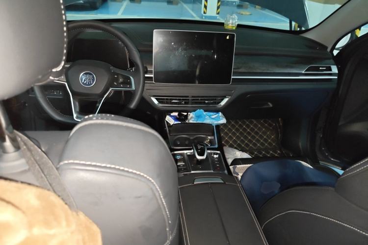 Used BYD Qin Pro New Energy 2019 EV Super Edition High-Power Long-Range Smart-Connected Cutting-Edge Model Center Console