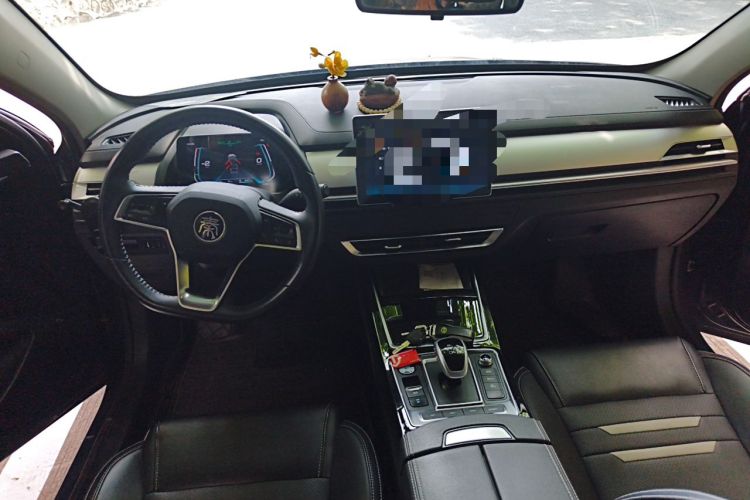 Used BYD Qin Pro New Energy 2019 DM Super Edition 1.5TI Automatic Smart Connect X-Trail Model China VI Standard Center Console
