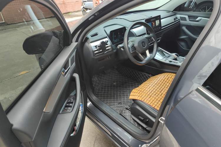 Used BYD Qin Pro New Energy 2019 DM Super Edition 1.5TI Automatic Smart Connect Speedy Model China V Standard Driver Seat