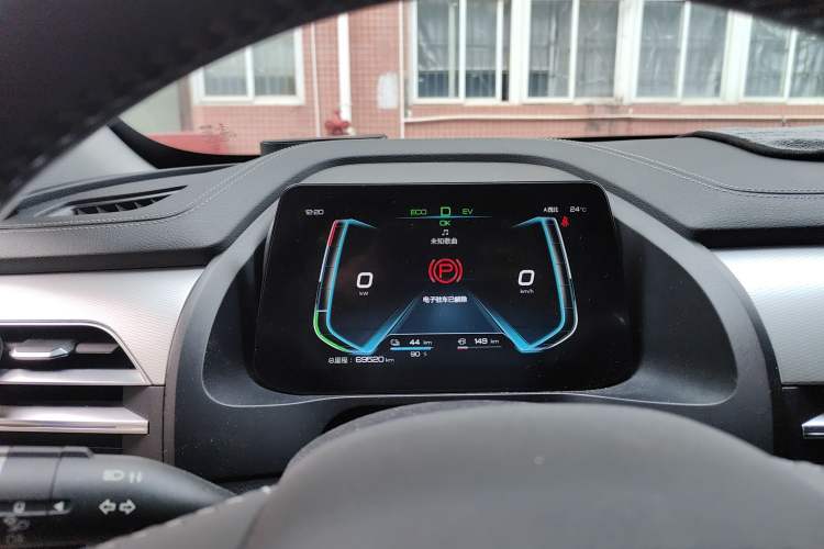 Used BYD Qin Pro New Energy 2019 DM Super Edition 1.5TI Automatic Smart Connect Speedy Model China V Standard Instrument Cluster