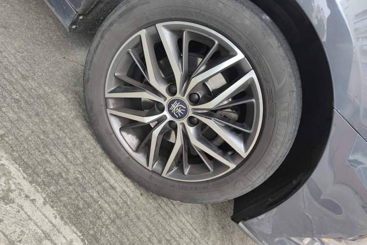 Used BYD Qin Pro New Energy 2019 DM Super Edition 1.5TI Automatic Smart Connect Speedy Model China V Standard Right Front Wheel Hub