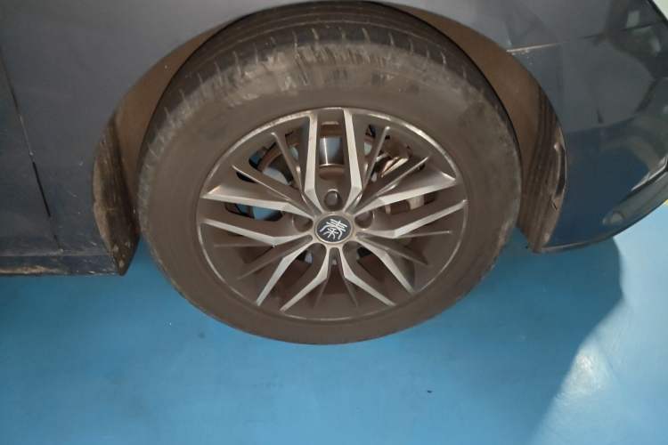 Used BYD Qin Pro New Energy 2019 EV Super Edition High-Power Long-Range Smart-Connected Cutting-Edge Model Right Front Wheel Hub