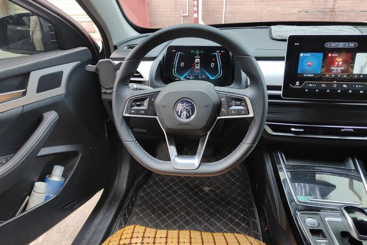Used BYD Qin Pro New Energy 2019 DM Super Edition 1.5TI Automatic Smart Connect Speedy Model China V Standard Steering Wheel