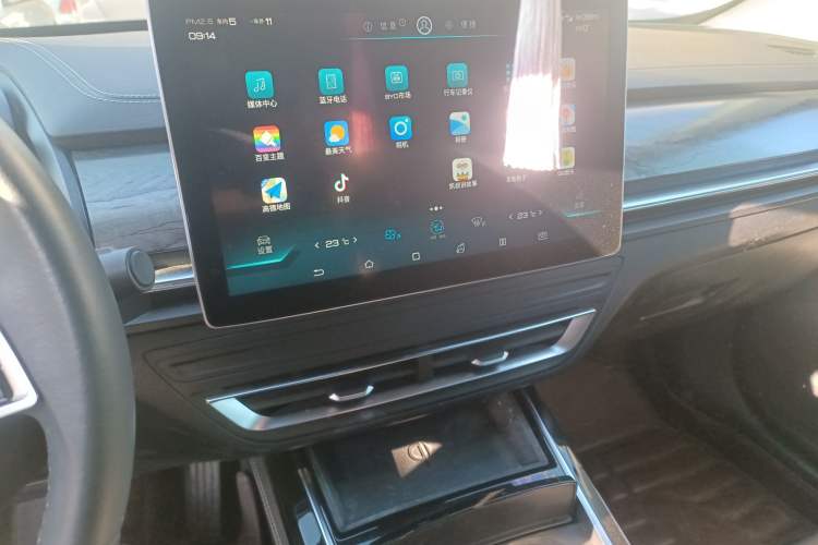 Used BYD Qin Pro New Energy 2019 EV Super Edition High-Power Long-Range Smart-Connected Cutting-Edge Model Audio And AC Panel