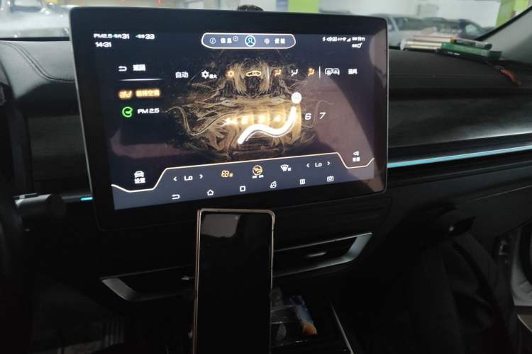 Used BYD Qin Pro New Energy 2019 EV Super Edition High-Power Smart Connect Luxurious Model Audio And AC Panel
