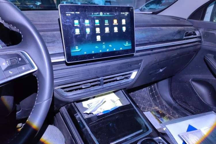 Used BYD Qin Pro New Energy 2019 EV Super Edition High-Power Long-Range Smart-Connected Leading Model Audio And AC Panel
