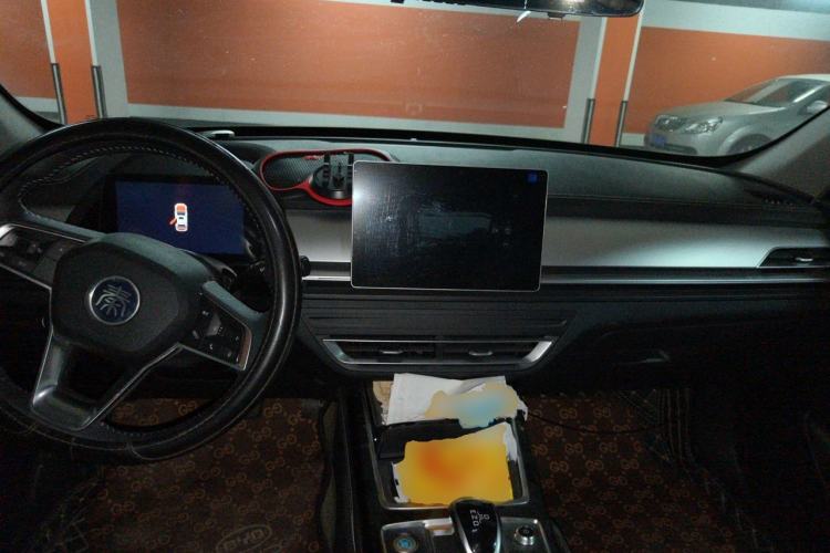 Used BYD Qin Pro New Energy 2019 DM Super Edition 1.5TI Automatic Smart Connect X-Trail Model China VI Standard Center Console