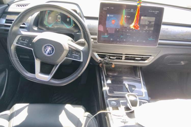 Used BYD Qin Pro New Energy 2019 EV Super Edition High-Power Long-Range Smart-Connected Cutting-Edge Model Center Console