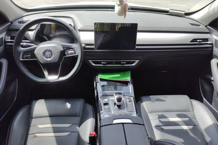 Used BYD Qin Pro New Energy 2019 DM Super Edition 1.5TI Automatic Smart Connect Speedy Model China VI Standard Center Console