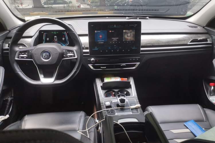 Used BYD Qin Pro New Energy 2019 DM Super Edition 1.5TI Automatic Smart Connect Prestige Model China V Standard Center Console