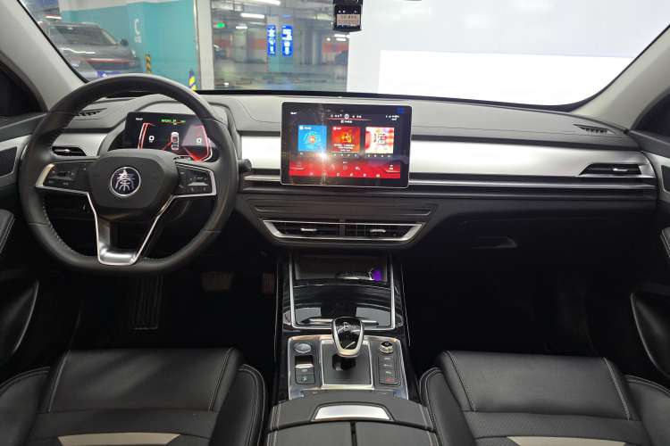 Used BYD Qin Pro New Energy 2019 DM Super Edition 1.5TI Automatic Smart Connect X-Trail Model China VI Standard Center Console
