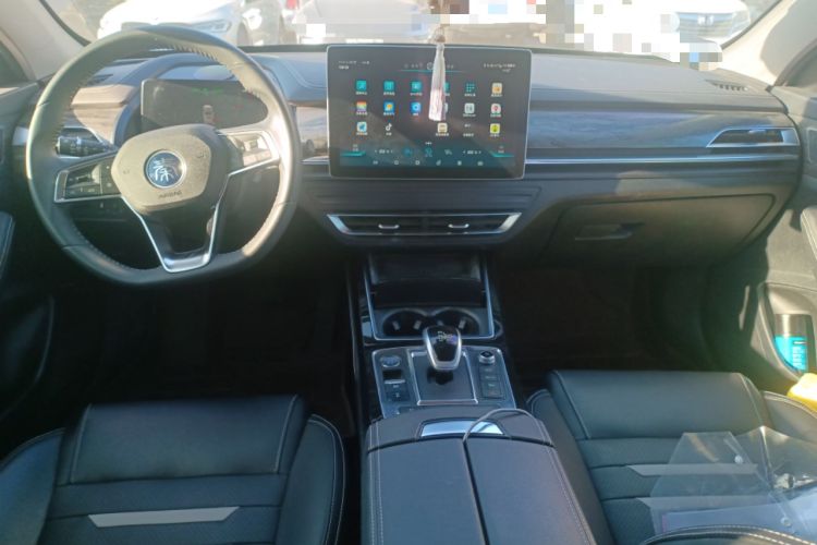 Used BYD Qin Pro New Energy 2019 EV Super Edition High-Power Long-Range Smart-Connected Cutting-Edge Model Center Console