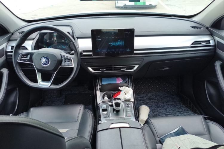 Used BYD Qin Pro New Energy 2019 DM Super Edition 1.5TI Automatic Smart Connect X-Trail Model China VI Standard Center Console