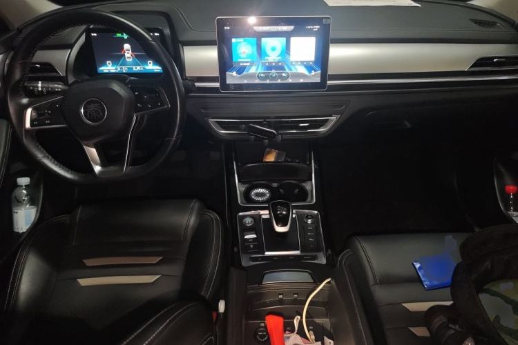 Used BYD Qin Pro New Energy 2019 DM Super Edition 1.5TI Automatic Smart Connect X-Trail Model China VI Standard Center Console