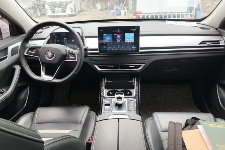 Used BYD Qin Pro New Energy 2019 DM Super Edition 1.5TI Automatic Smart Connect X-Trail Model China VI Standard Center Console