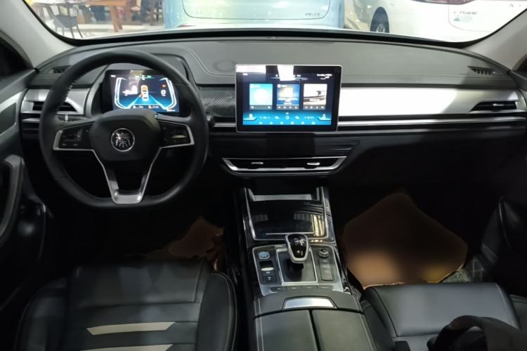 Used BYD Qin Pro New Energy 2019 DM Super Edition 1.5TI Automatic Smart Connect X-Trail Model China VI Standard Center Console