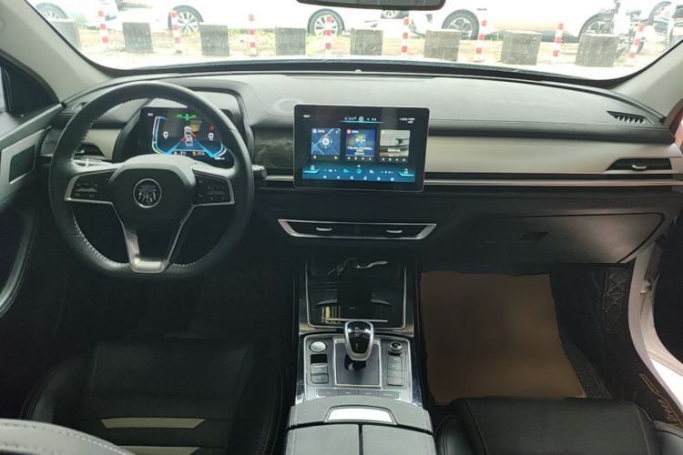 Used BYD Qin Pro New Energy 2019 DM Super Edition 1.5TI Automatic Smart Connect X-Trail Model China VI Standard Center Console