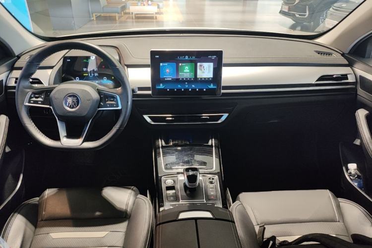 Used BYD Qin Pro New Energy 2019 DM Super Edition 1.5TI Automatic Smart Connect X-Trail Model China VI Standard Center Console