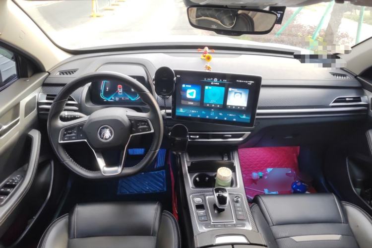 Used BYD Qin Pro New Energy 2019 DM Super Edition 1.5TI Automatic Smart Connect Enjoyment Model China VI Standard Center Console