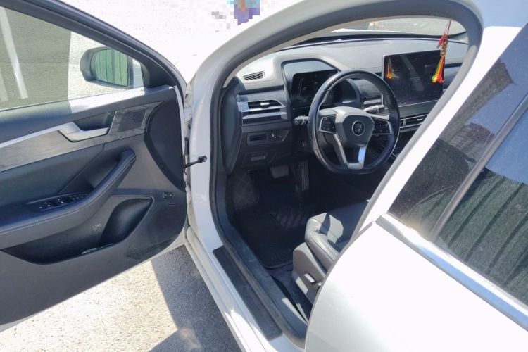 Used BYD Qin Pro New Energy 2019 EV Super Edition High-Power Long-Range Smart-Connected Cutting-Edge Model Driver Seat