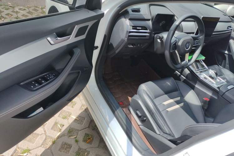 Used BYD Qin Pro New Energy 2019 DM Super Edition 1.5TI Automatic Smart Connect Speedy Model China VI Standard Driver Seat