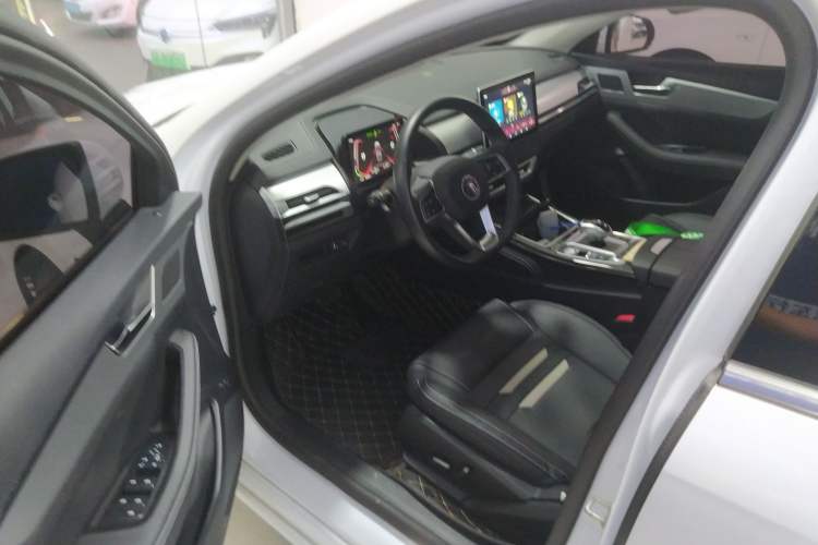 Used BYD Qin Pro New Energy 2019 DM Super Edition 1.5TI Automatic Smart Connect Speedy Model China VI Standard Driver Seat