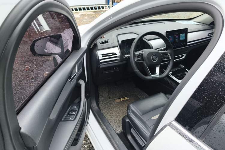 Used BYD Qin Pro New Energy 2019 DM Super Edition 1.5TI Automatic Smart Connect X-Trail Model China VI Standard Driver Seat