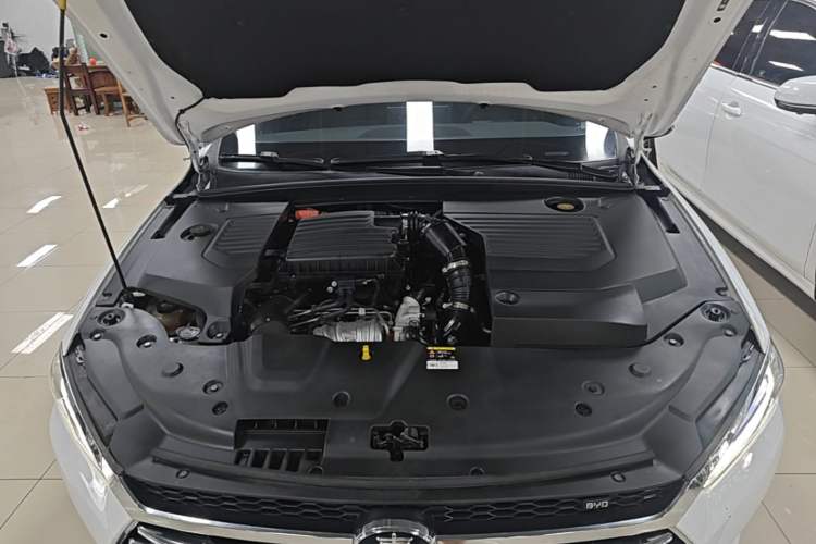 Used BYD Qin Pro New Energy 2019 DM Super Edition 1.5TI Automatic Smart Connect X-Trail Model China VI Standard Engine Bay